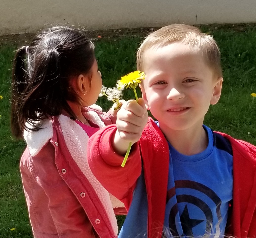 MrsHerrellPreK's tweet photo. Hello Spring!🌼 we started our Gardening study at school and what better way to start the study then by picking flowers and planting seeds! 🌸🌞🌱💦 #jamesburgproud @KrisDeFazio @JenVanderburg @LynnZinser_5 https://t.co/KKvWC6Pdpn