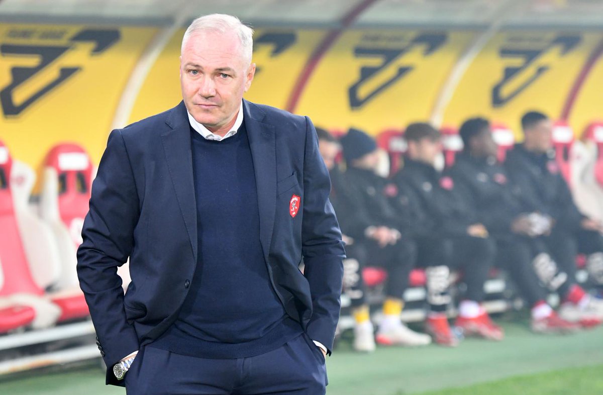 ACPerugiaCalcio's tweet photo. 🎙️| SALA STAMPA
Le parole di mister #Alvini al termine di #PerugiaMonza
https://t.co/kJ6qQIGOZZ
#forzagrifo @Lega_B #SerieBKT #PERMON https://t.co/lrhyGfmXC6
