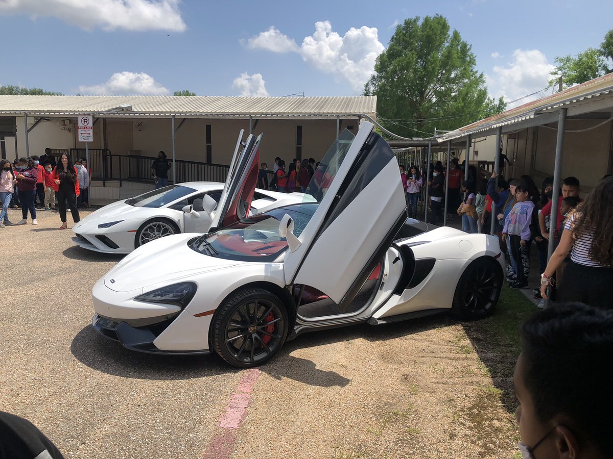 NikitaMaroto's tweet photo. @GrissomHISD Pep Rally was amazing! Special thank to @Ms_KimKiser for your support and belief in me! This is my second event for our scholars and Iam so proud!
Many kids are happy, motivated and ready for the STAAR @TeamHISD @WRS_Overstreet https://t.co/ftXL0LmLhy