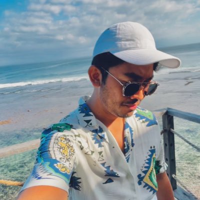 komangsurya's tweet photo. #NewProfilePic https://t.co/cz01d6zT9E