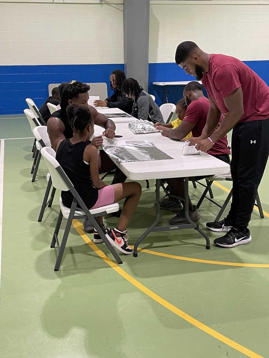 RisingSpearNIL's tweet photo. Rising Spear athletes making a difference in the Tallahassee community today 🍢🍢

Donate today to help sponsor more events like this!

🔗https://t.co/0oVIGSVwp0 https://t.co/4iOFhD5dVu