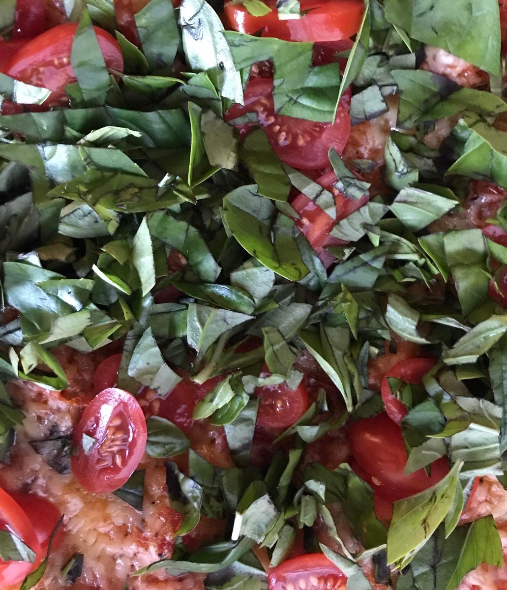 GabyLynch9's tweet photo. 2/2 I planted the crocus bulbs and I've yet to weed last year's potato patch so I can fill it up with all the left over bulbs - my afternoon job! Managed a nice lunch as the basil's still growing well (Joe's farewell dinner - he's easily pleased) 😄#LeftoverPizza 😋 https://t.co/XzzoSbEAGp