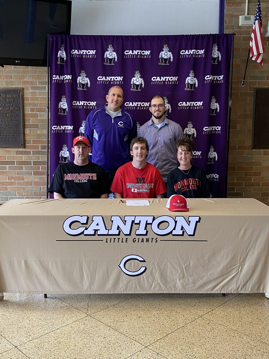 LittleGiantsBB's tweet photo. Congrats to @twplumer52 (Monmouth) 🏀and @Jake_Miller_8 (Augustana) 🏈 for signing today!!!

Great athletes, but better people! 

You’ll both do great things. Beginning of a new chapter! 🙏 https://t.co/vrM29aAzfZ