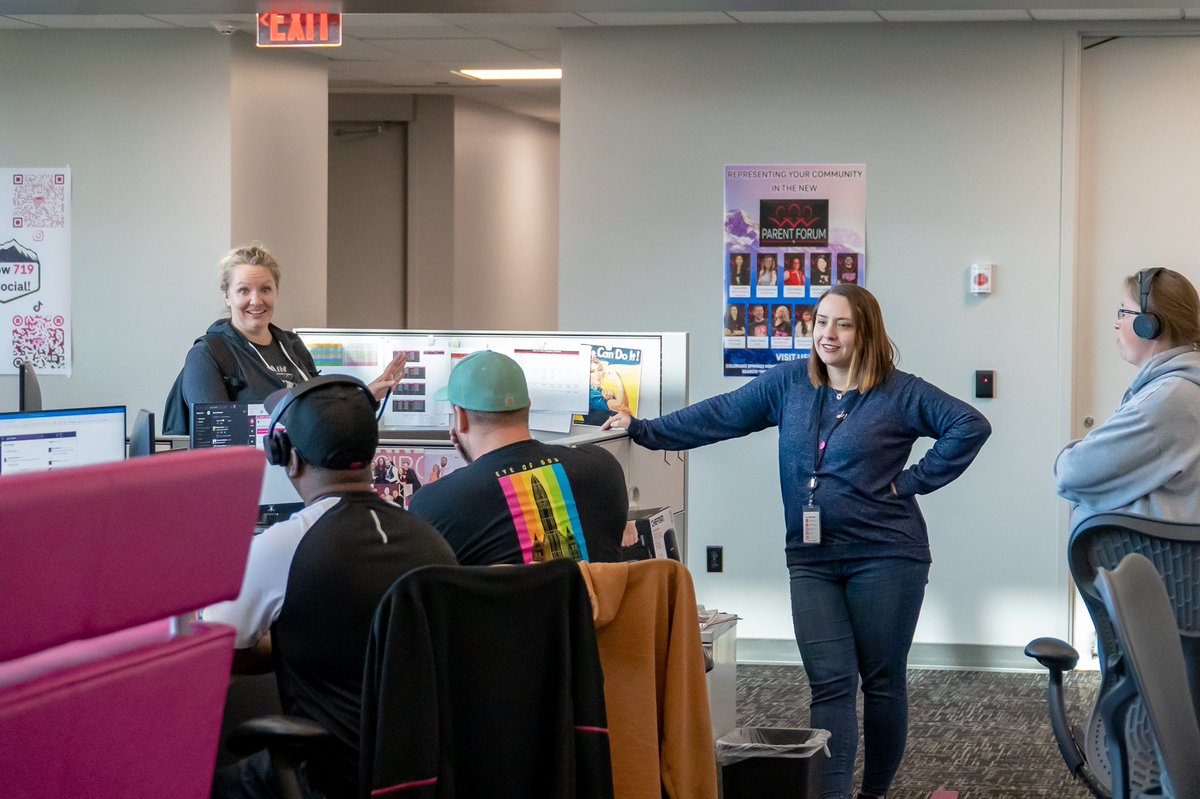 719Elevate's tweet photo. @RachRo03 is hitting the ground running here in the 719! Building relationships and strategizing to get us to the top! @leslie_vickie #Elevate https://t.co/O7aJH4oHqe