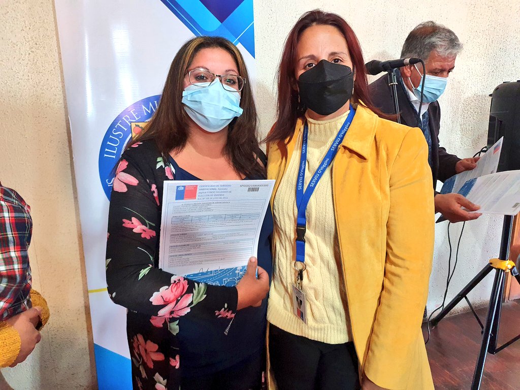 serviuohiggins's tweet photo. Cerramos una productiva jornada en #SanVicenteTT entregando #SubsidiosDS49 a 15 familias 👏👏Nuestra Directora (s) Daniela Soto Villalón, el alcalde Jaime González y autoridades comunales y regionales fueron parte del emotivo momento que concreta un nuevo paso hacia la 🏠propia https://t.co/OU2k9ifBuW