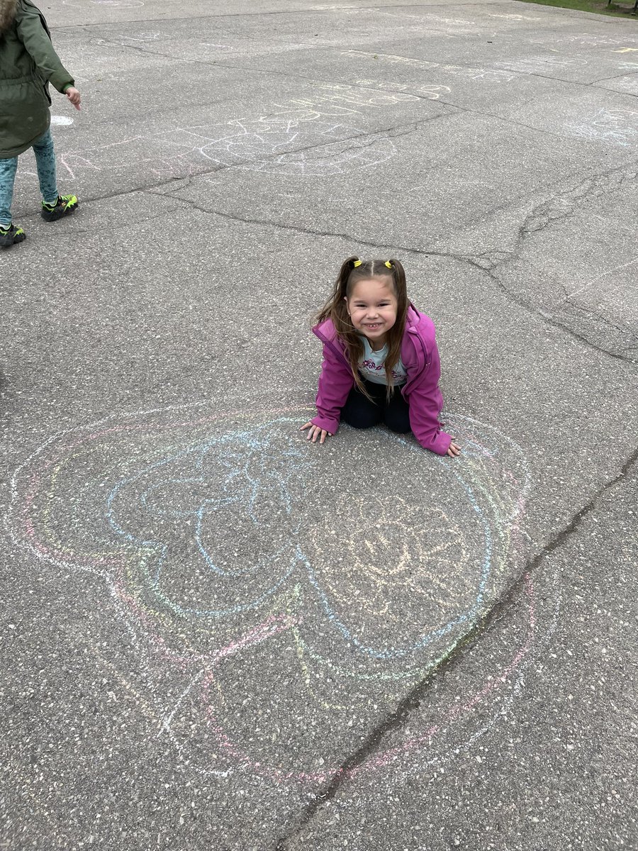 To close off CEW we used chalk to send kind messages to our <a href="/ctkcatholic/">Christ The King</a> community.