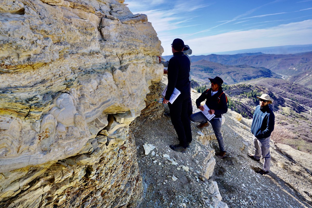 stratigraphix's tweet photo. Wrapped up the Applied Stratigraphix's field trip on Outcrop Analogs for Atlantic Margin Lacustrine Carbonates for Shell

#presalt #carbonates #geology #microbialcarbonates #microbialites #travertines #spherulites #librafield #lacustrinecarbonates #sedimentology #stratigraphy https://t.co/fHcwDrbDdM