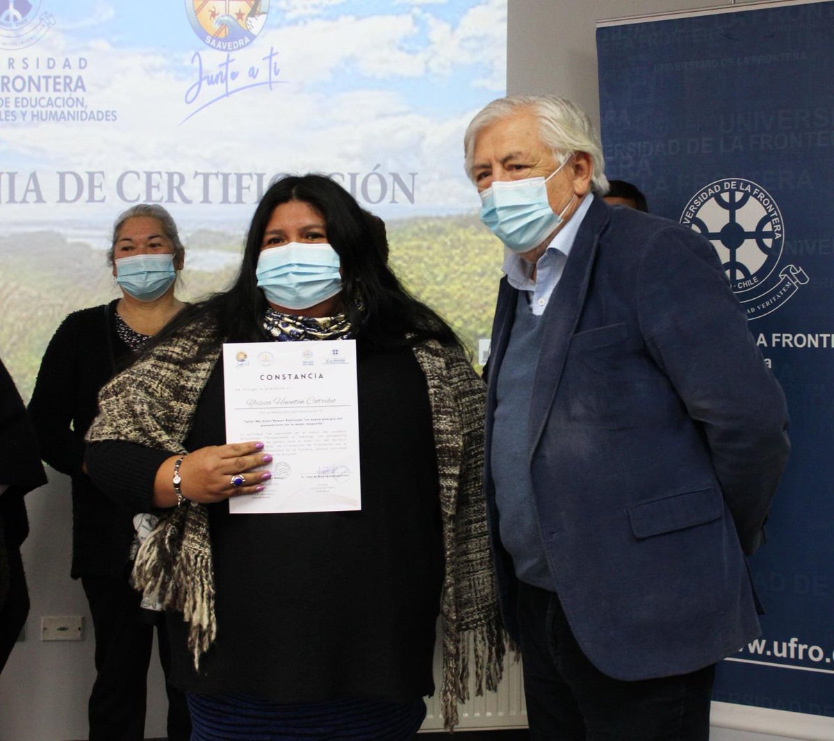 BudiMapu's tweet photo. Certificación taller “we zomo newen rakisuam la nueva energía del pensamiento de la mujer” juntos mujeres del budi @MunicipioSaaved #ufro.
#kimun
#domomapuche
#budi
#kumemongen 🤗💚🌸. https://t.co/HkmCqWUR5K