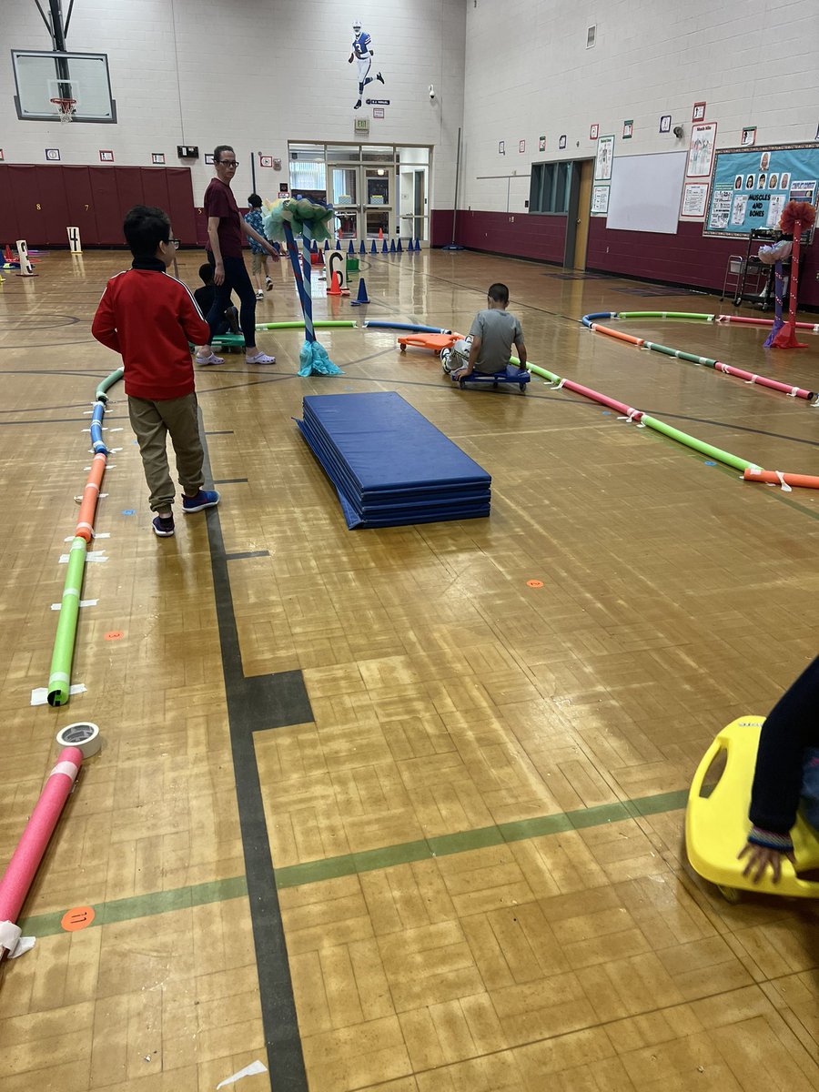 catharrell's tweet photo. @Beth_SmithTECH @WoodchuxHeartPE @WoodchuckWorld @vbschools Room 44 had a blast!!! Thank you @WoodchuxHeartPE https://t.co/Ajeovz8jVV