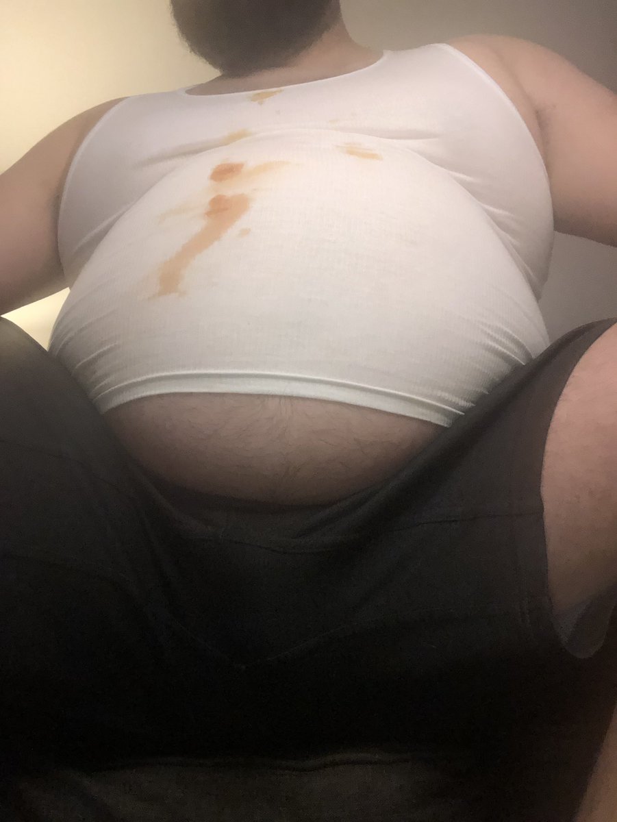 paraeatmore's tweet photo. What a fat fuck #grommr #gainer https://t.co/Agb8zAToVm