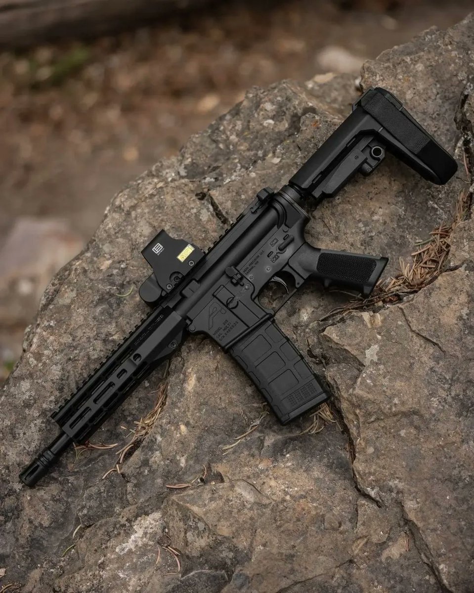 We hope you finished up this week with a bang💥

PC: @readygunner on IG