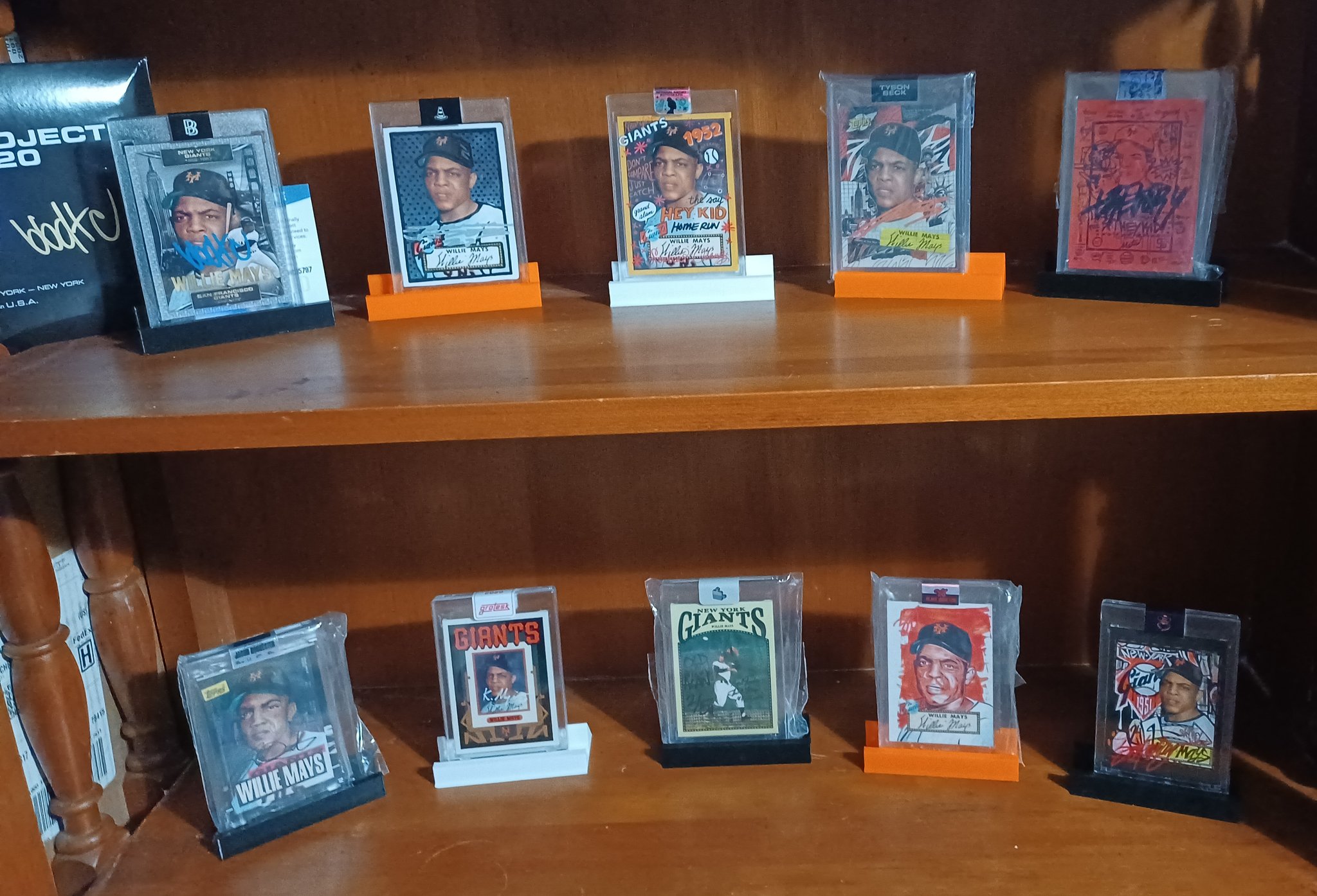 Happy bday  24 here a look at my Willie mays artist autos     