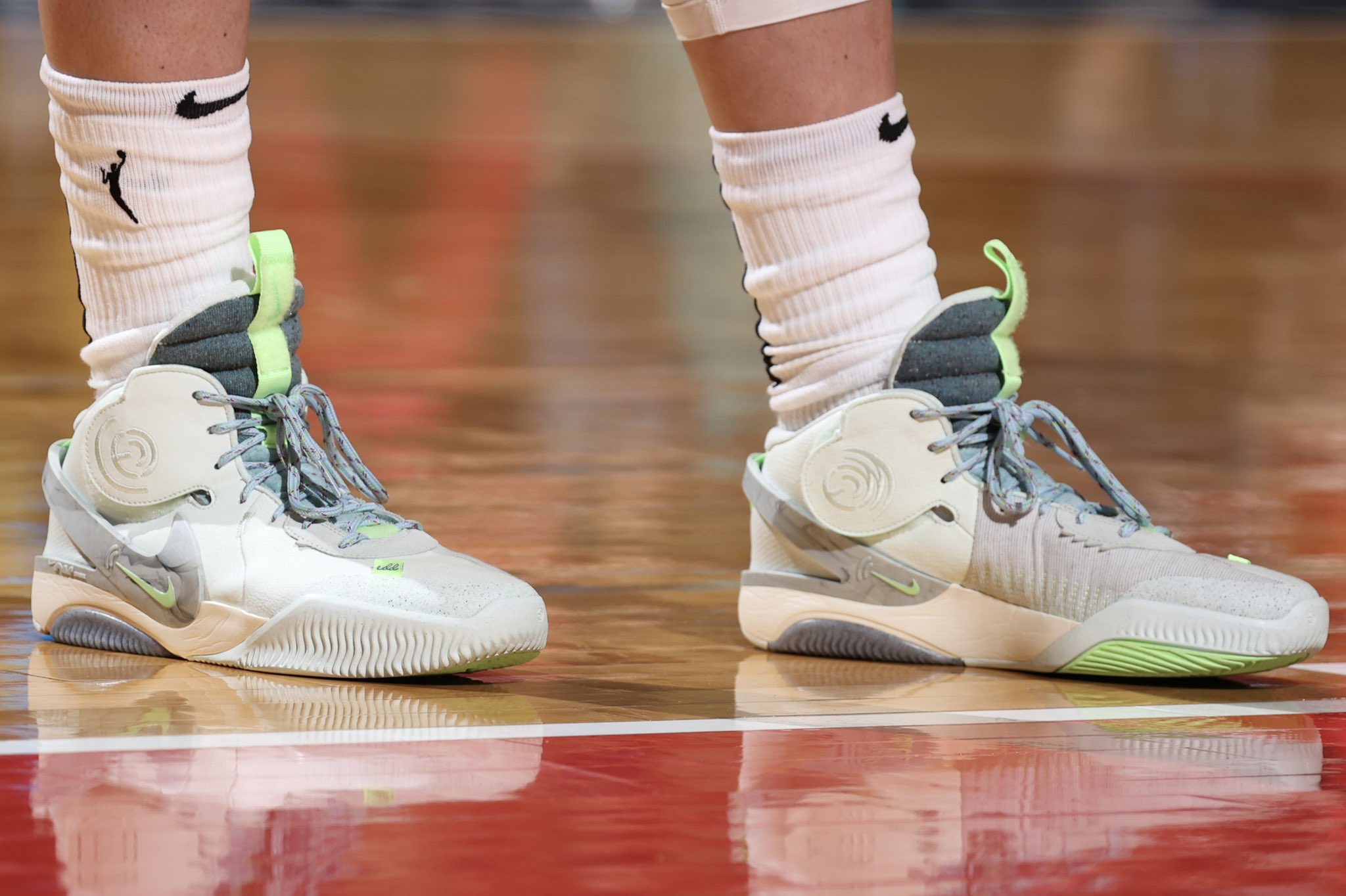 Adjustment Getting worse piston Nick DePaula on Twitter: "Elena Delle Donne debuts an upcoming Nike Basketball sneaker on @WNBA opening night ππ https://t.co/UYfaSMgYfo" / Twitter Adjustment Getting worse piston Nick DePaula on Twitter: "Elena Delle Donne debuts an upcoming Nike Basketball sneaker on @WNBA opening night ππ https://t.co/UYfaSMgYfo" / Twitter