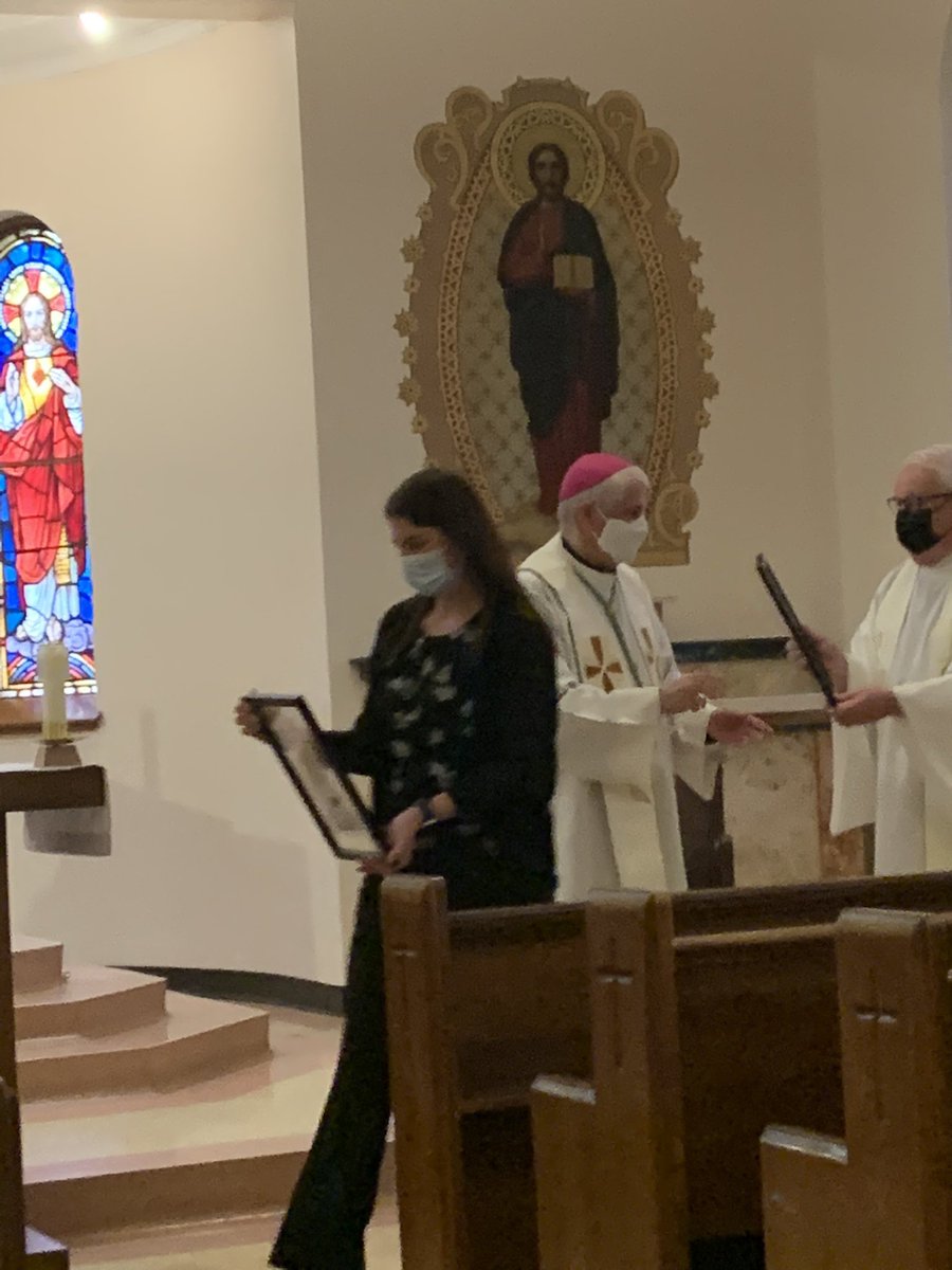 cdhopcraft's tweet photo. Blessed to be finishing as part of the “COVID Cohort” of From Information to Transformation.  Thank you to @Bishop_Crosby for supporting this program.  Best wishes to @JocAuger @Charlen42374686 and @AleciaLantz as they begin their journey. @BGCDSB https://t.co/6jQQeI2D6n