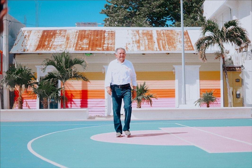 Se rumora que ante las pocas posibilidades que tiene de ganar el <a href="/DrJLPech/">Dr. Pech</a>, declinará a la candidatura de para unirse a <a href="/LauFdzOficial/">Laura Fernández 💫</a>. Esperemos en los pocos días para corroborar este rumor