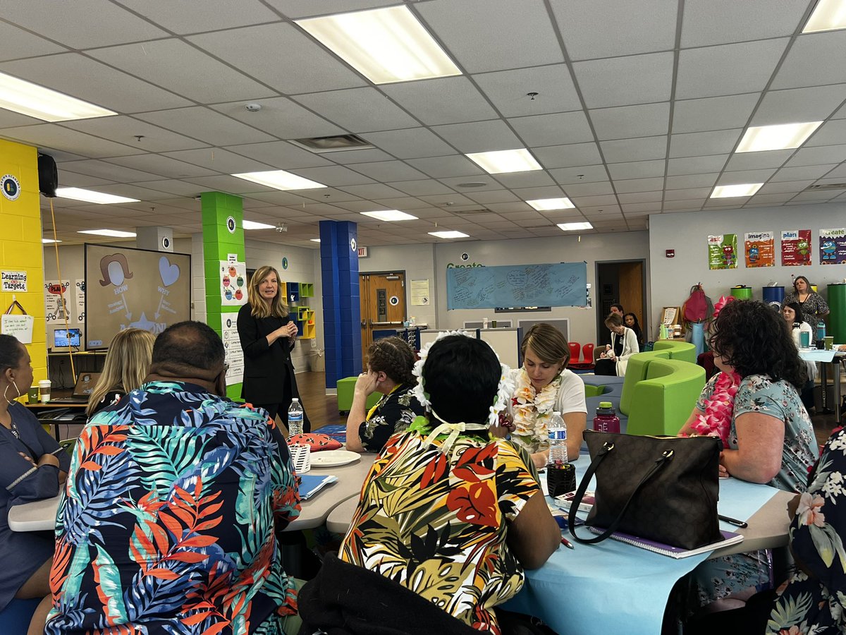 DocAssisi's tweet image. I love reimagining (middle) school &amp;amp; am smitten with the passionate educator in @hamcoschools. What a great group of passionate folks. Thank you @GrantLearns for bringing us here. Thanks @shellikai &amp;amp; @ThrivePS for another memorable trip! Let’s innovate #middleschool