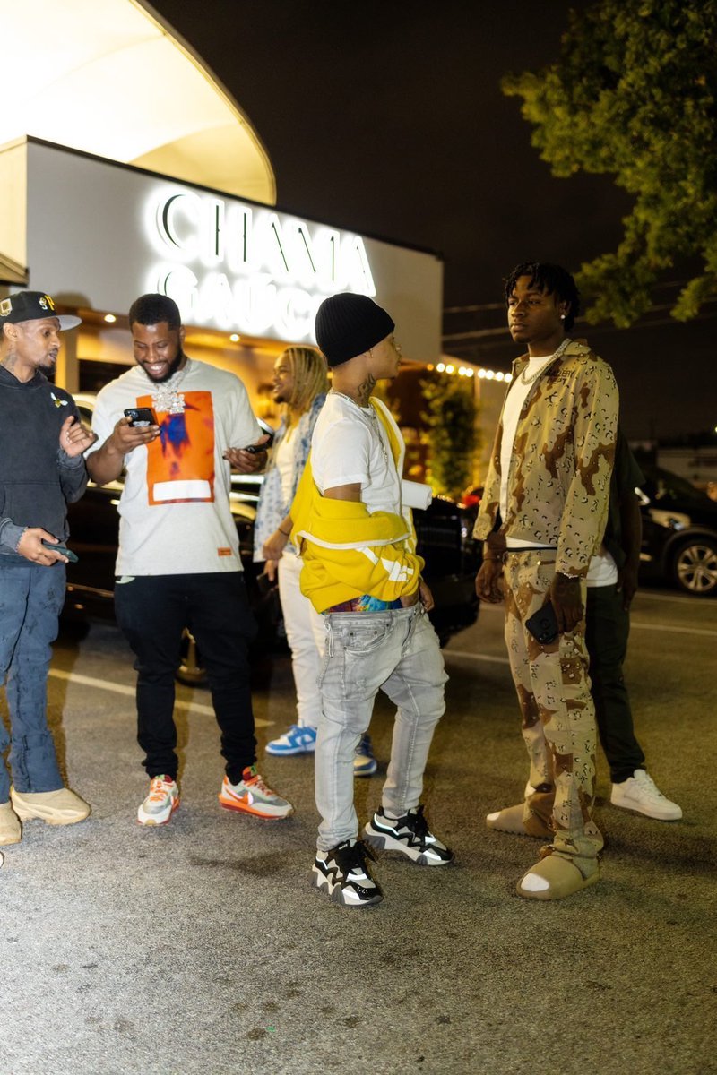 TheGasStation16's tweet photo. Been shittin on you fuccs a long time, time to pee now 🖕🏾 https://t.co/6jQiZDQPY5