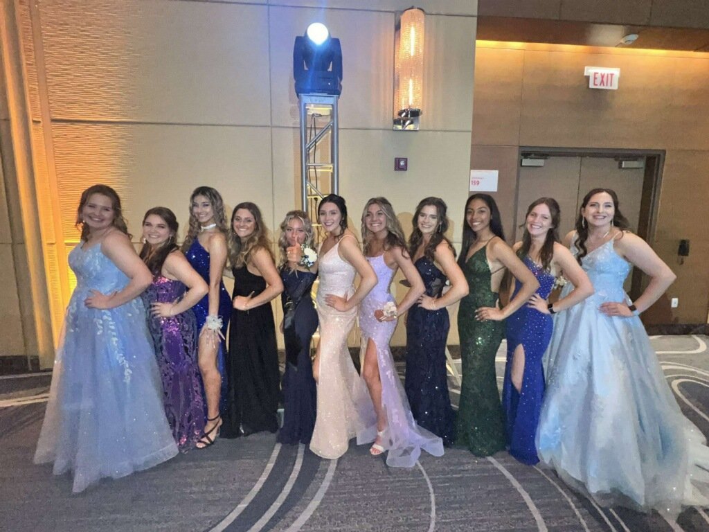 SStormsoftball's tweet photo. Prom 2022 https://t.co/QEgYqvX4Yq