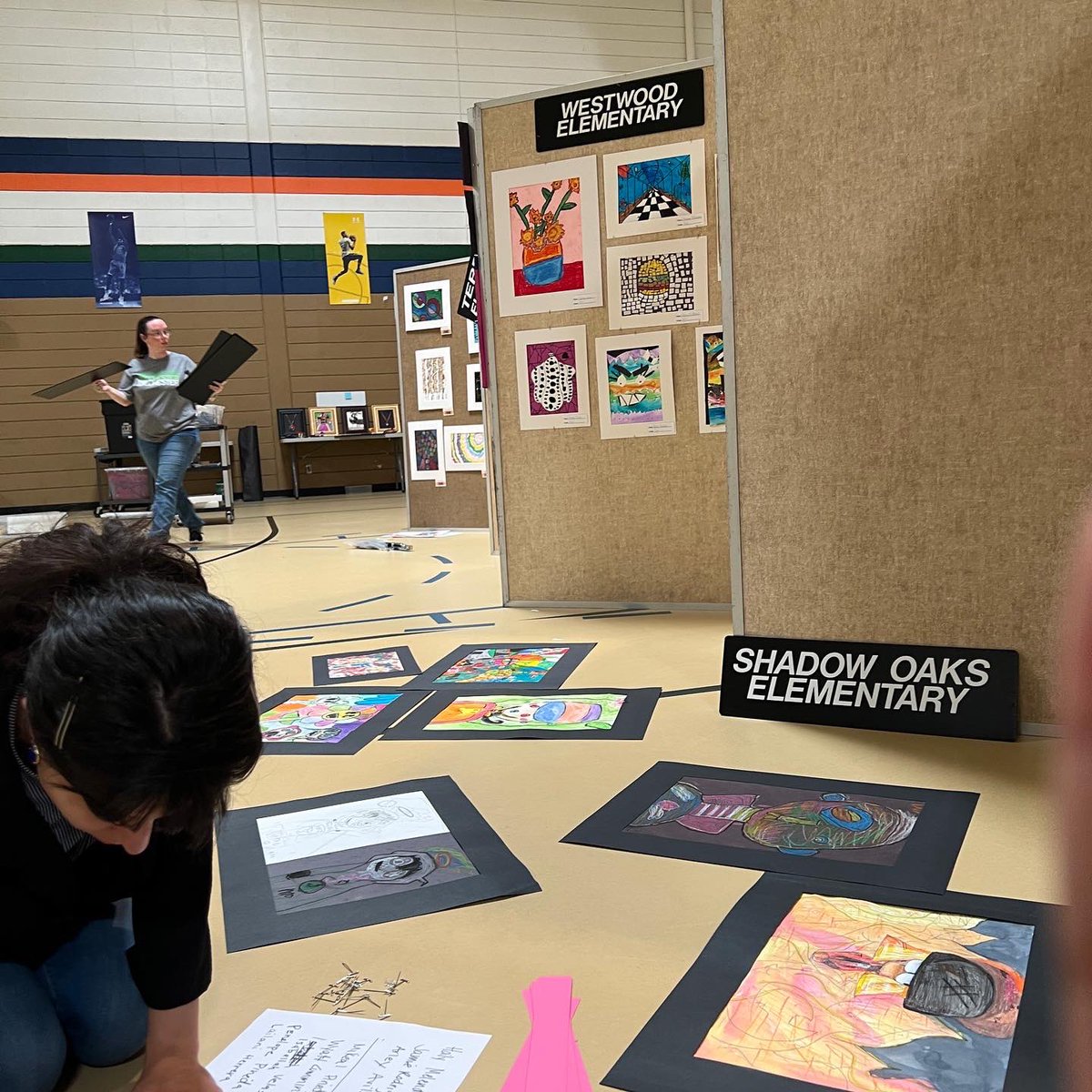 ArtPop_Htx's tweet photo. Setting up for #createfest2022 #createfest @sbisdarts @springbranch_va #finearts https://t.co/LqMGtrnrET