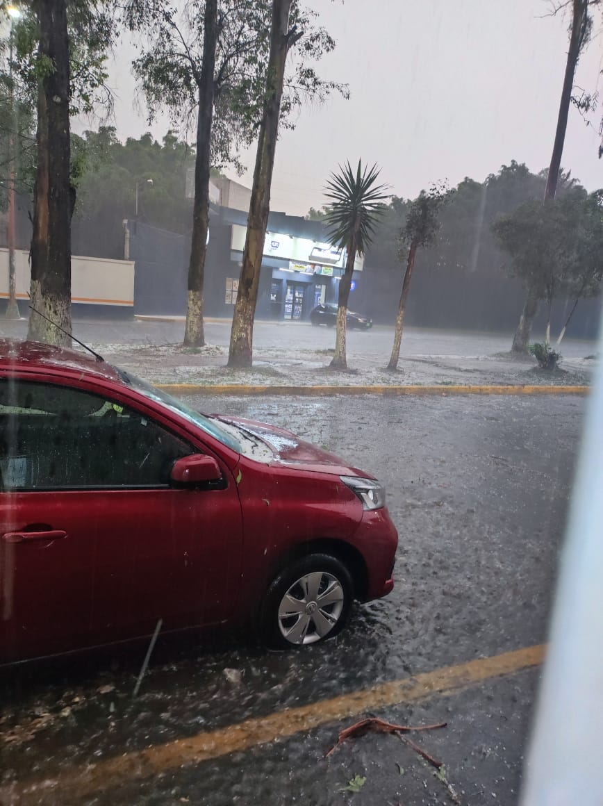 locutorelpumba's tweet photo. Se taparon las coladeras sobre cultura romana enfrente de Modelorama San Pablo Xalpa se empieza a meter agua en casas Ayuda @Edomex @lopezdoriga @lopezobrador_ @telediario @OPDM_Tlalne @RadioNotas @multimediostv https://t.co/09Kja27crc