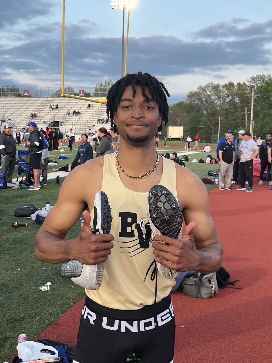 Will Jones 400 time is insane.  46.29 at the SMN relays.  Fastest time in Kansas state history and the 2nd fastest in the country this year.  Congratulations Will!!!!