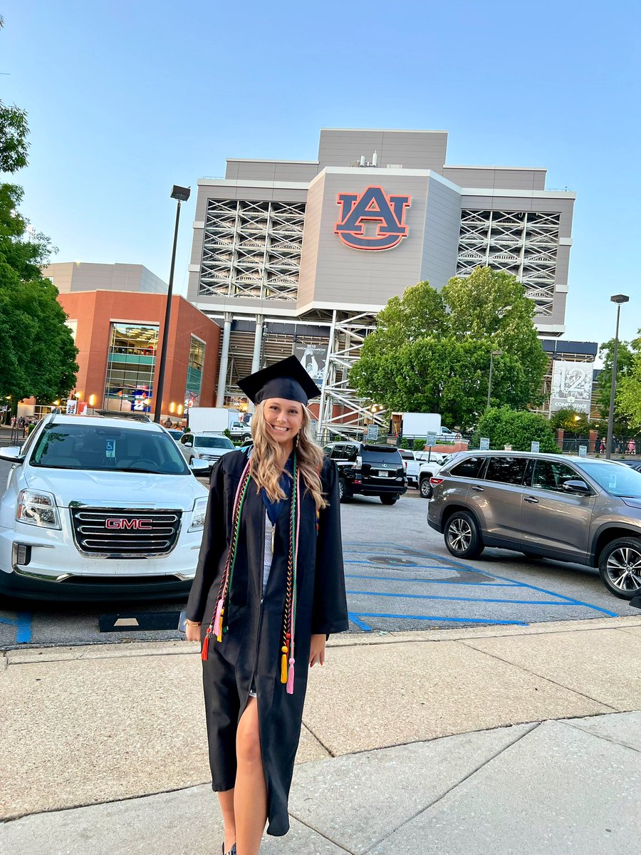 ChampionsSA16's tweet image. @aundry_ started living with us when she was in 8th Grade at 13yrs old…Today she Graduates from @AuburnU with a degree in Elementary Education  @amazon CEO of Worldwide Consumer Dave Clark also @AuburnU Alumni with the commencement speech 🦅#championsplayhere #MyDadWouldBeProud