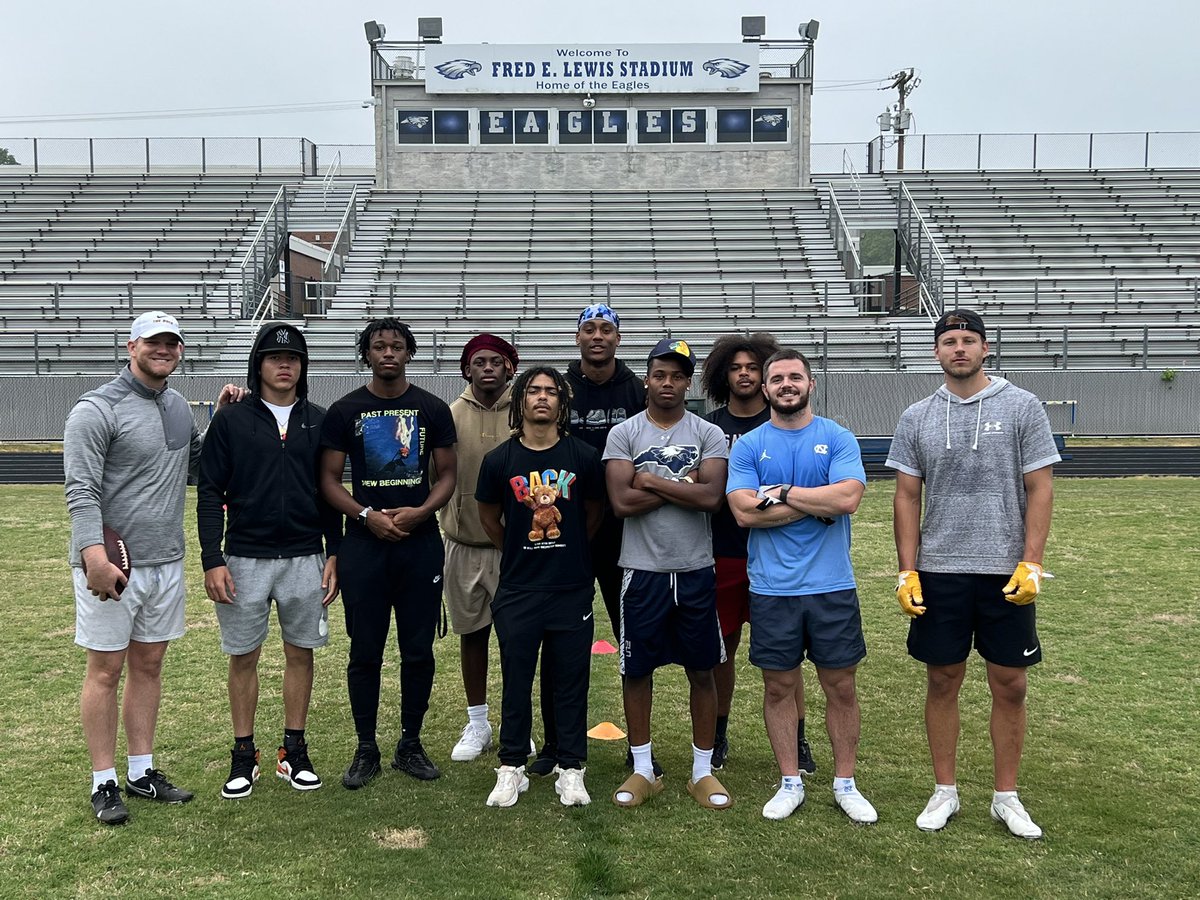 Coach Vaughan (@cvaughan598) on Twitter photo Always a great day to be an Eagle! Some of our guys got to spend some time with <a href="/Switz/">Ryan Switzer</a> <a href="/_t_Henni/">Thomas J Hennigan</a> and <a href="/chasebrice7/">Chase Brice</a> during their workout with <a href="/willbradleysp/">Will Bradley Sports Performance</a> How cool is this? <a href="/CoachWillert/">Todd Willert</a> <a href="/Coach_Beal/">Aaron Beal</a> <a href="/Hort116/">Coach Horton</a> <a href="/QueSeanBrown1/">Que’sean Brown</a> <a href="/RdcRonnie/">Ronnie Christian</a> <a href="/Tavianjwolfe/">Tavian wolfe</a> #WILLU #Dare2BGreat Always a great day to be an Eagle! Some of our guys got to spend some time with <a href="/Switz/">Ryan Switzer</a> <a href="/_t_Henni/">Thomas J Hennigan</a> and <a href="/chasebrice7/">Chase Brice</a> during their workout with <a href="/willbradleysp/">Will Bradley Sports Performance</a> How cool is this? <a href="/CoachWillert/">Todd Willert</a> <a href="/Coach_Beal/">Aaron Beal</a> <a href="/Hort116/">Coach Horton</a> <a href="/QueSeanBrown1/">Que’sean Brown</a> <a href="/RdcRonnie/">Ronnie Christian</a> <a href="/Tavianjwolfe/">Tavian wolfe</a> #WILLU #Dare2BGreat