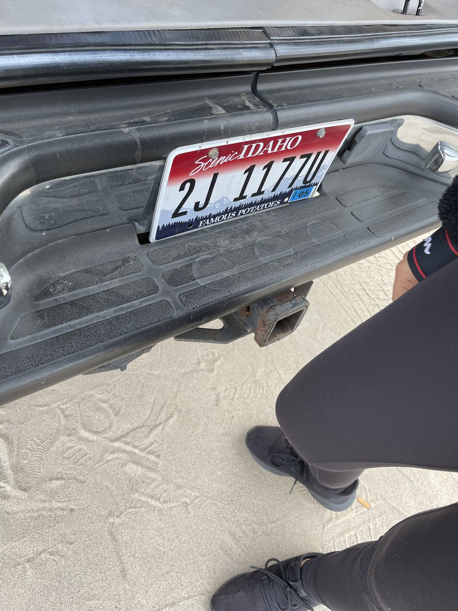 honnneybunnn's tweet photo. My car was stolen on Main St and El Segundo
Yes the truck still has Idaho plates, please RT 
Please y’all RT https://t.co/IeEuBww6pK
