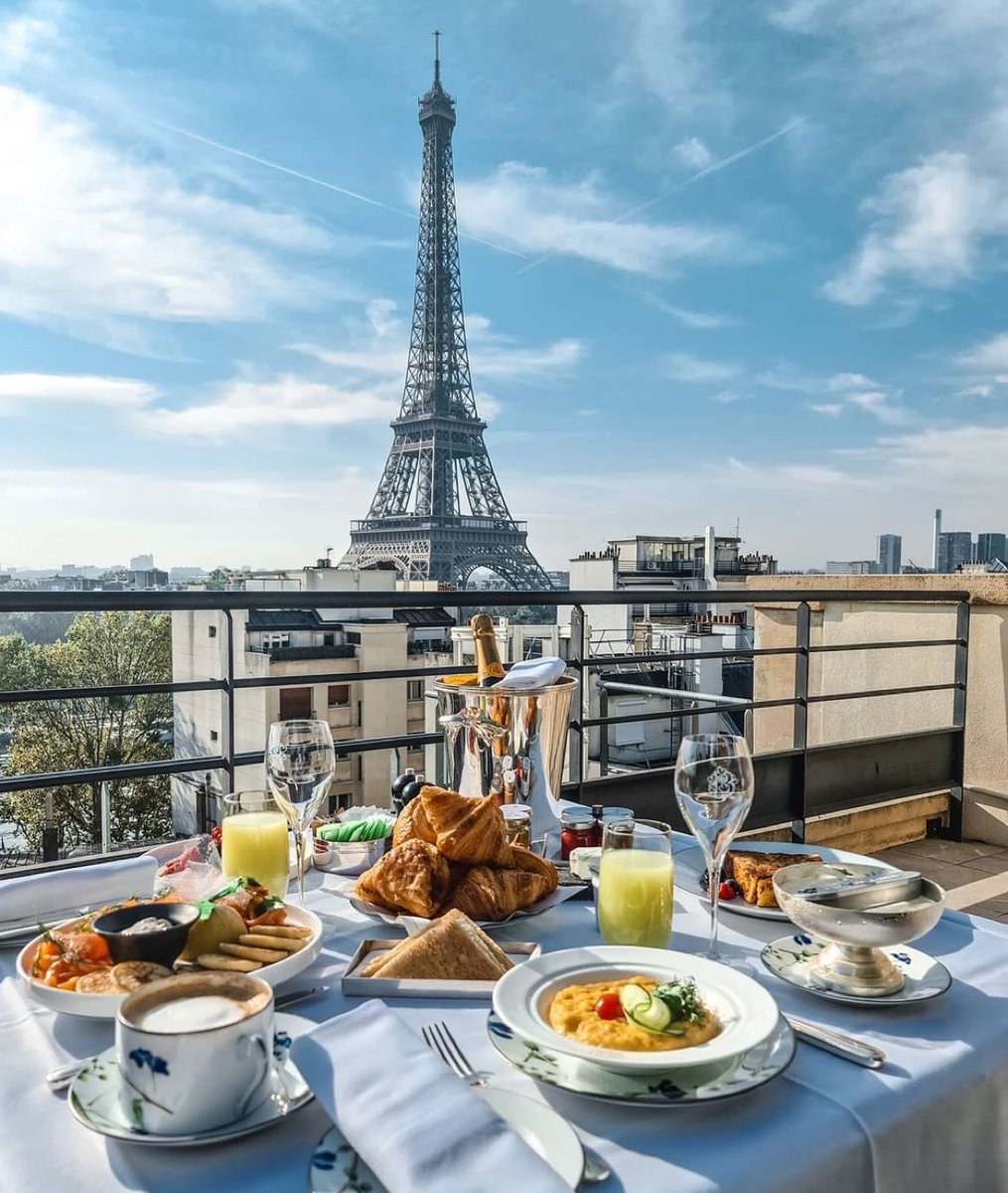 Breakfast in Paris
