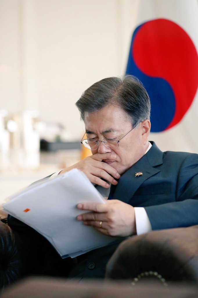 그대 덕분에 행복했습니다....
....감사합니다, 대통령님