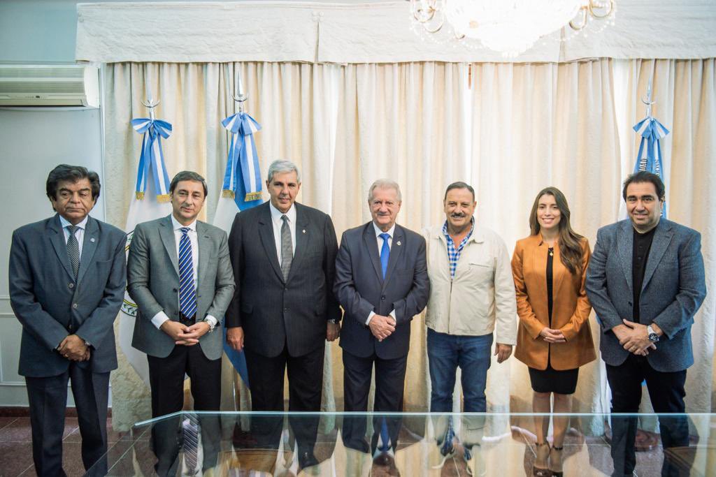 QuintelaRicardo's tweet photo. Recibí junto a la vicegobernadora, @Florelop a los vicegobernadores de Salta, Jujuy, Catamarca, Santiago del Estero y Tucumán que vienen desarrollando una ardua agenda para el NOA. ⬇️ https://t.co/lp6kkjan4E