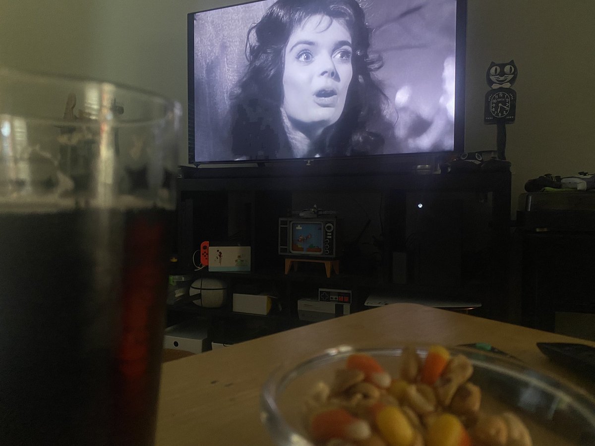 jadedhellspawn's tweet image. Black Sunday on #TheLastDriveIn Got my whiskey and snacks ready!