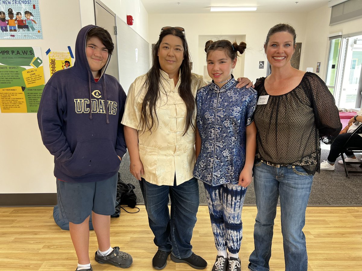CM_LisaKaplan's tweet photo. A beautiful evening for Movie Night open to every family in Natomas at #PasoVerde Sch celebrating #AAPIHeritageMonth w/ free dinner, Raya & The Last Dragon + fun activities. #Natomas #FamilyEngagement https://t.co/J9MuX4ely7