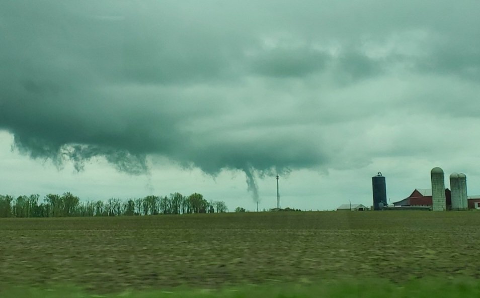 Wondering what causes this?
Heavy amounts of rain weighing down the clouds? Taken this evening near Reilly, Ohio <a href="/AllisonWeather/">Allison Rogers WLWT</a>