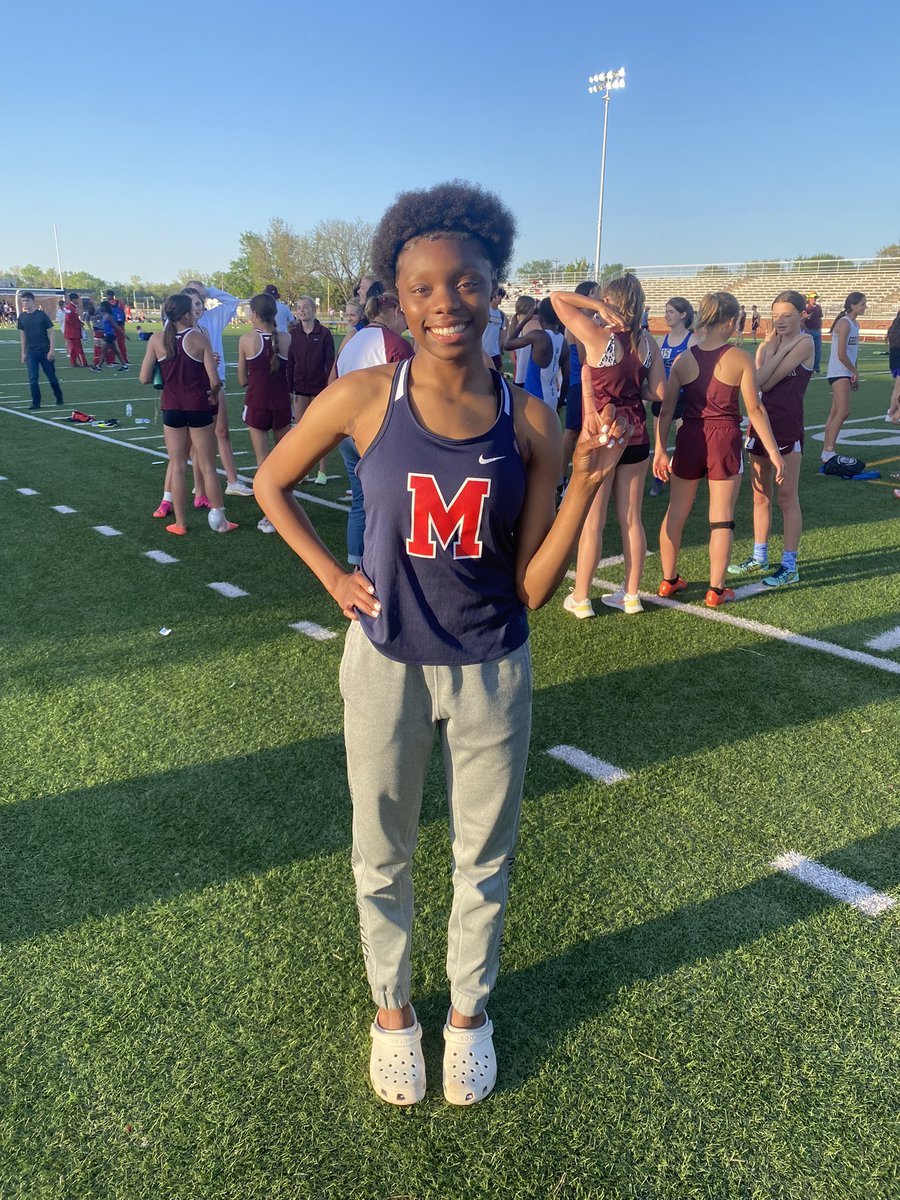 🚨🚨New School Record🚨🚨
Gili Johnson set a new school record in the Triple Jump today at the Salina Central Relays!  Her mark of 38-1.50 gets her a record and the gold today! 🥇
Great Job, Gili!