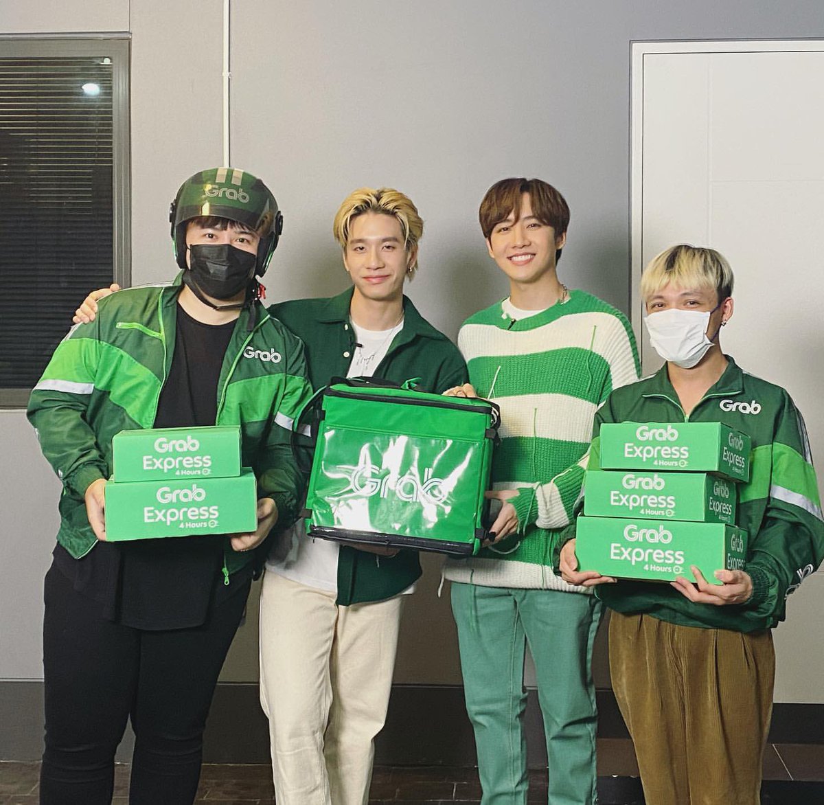 Promise_Siwat's tweet photo. 2022.05.07
Cr:z0m_0
Instagram Update
#MSIWAT
#หัวใจศิวัช
#PartofMeEP2xGrabExpress https://t.co/e02AyJaAP1