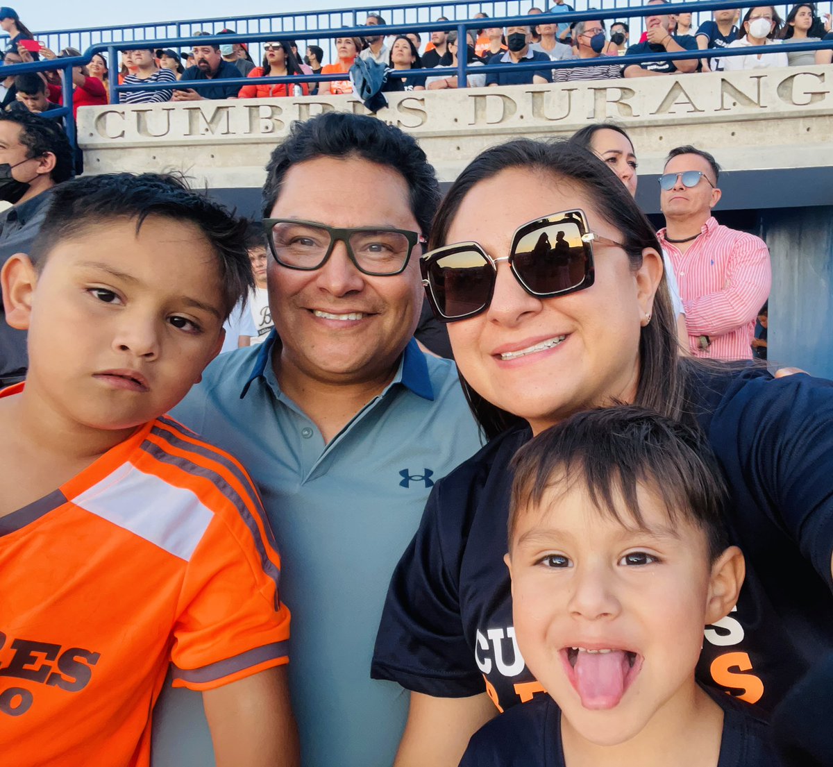 drahuizar's tweet photo. Inauguración V Copa Cumbre Durango @JorgeSalum presidente municipal.

"Dale a un niño un deporte y formarás un soldado de paz" 🕊 

#modomama #MisCampeones #LosHG #deportes #Valores https://t.co/DHTPS6hn6C