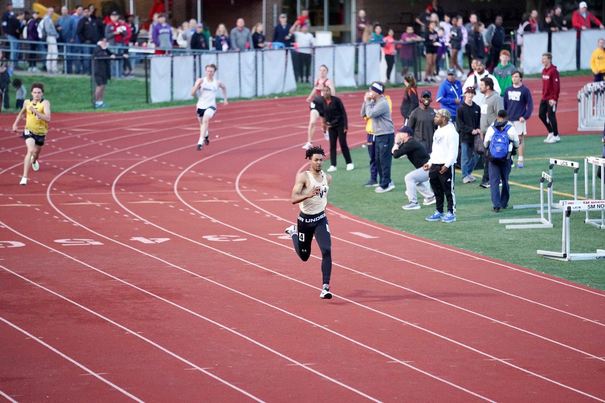 State record: William Jones of Blue Valley with the fastest 400 time ever in the state of Kansas at 46.29 at the SM North Relays. 

Committed to Southern University for ⚾️. Now he will have just about every track team after him in the country! 
Photo: <a href="/AjHildreth/">A.J. Hildreth</a> 
#sportsinkansas