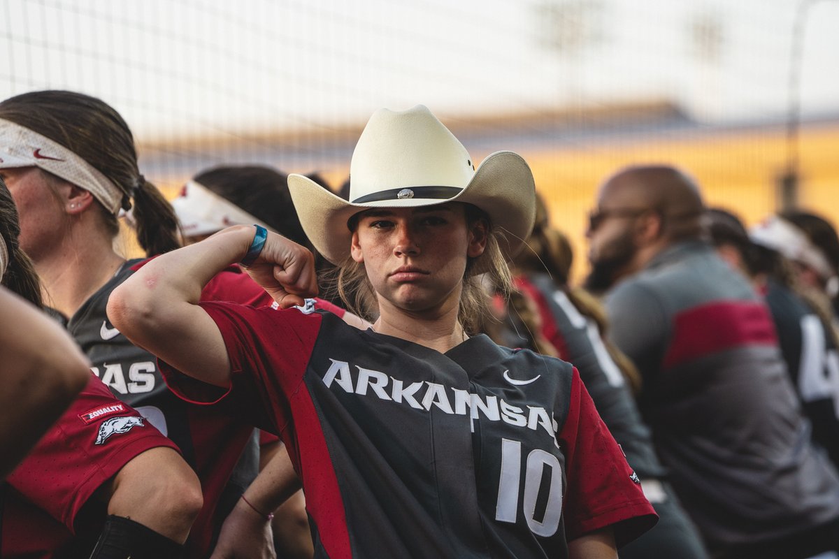 RazorbackSB's tweet photo. 🤠🤠 https://t.co/1Pwx8plgwf
