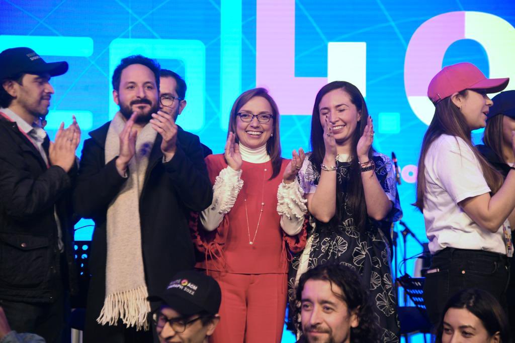 Ministerio_TIC's tweet photo. ¡#Col40Viernes de #Encanto! Luego de la charla que tuvimos con @thejaredbush sobre la magia que encontró en Colombia y lo inspiró en la realización de @encanto_news, nos maravillamos con la interpretación de los temas de esta hermosa película en el cierre por hoy de #Colombia40. https://t.co/X73wcZBa2o