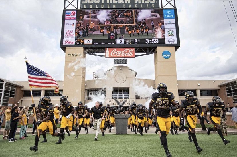 GageTanner11's tweet photo. After a great conversation with @coachmcriner I’m excited to announce I have received my first D1 offer to continue my athletic and academic career at The University of Southern Mississippi! @Coach_Hall7 @SouthernMissFB @BrandonHuffman @RAREAcademyID @OTFathlete @gorockyfootball https://t.co/ITQbCpLINJ