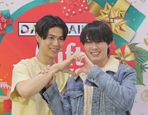 PerPoyarchives's tweet photo. Two years of smiles. Two years of happiness. Two years of love. Two years of memories. Two years of a family 💟💕

#2YearsLoveMyPePo #แล้วแต่เปอร์ 
#ปอยปี้เอ๋อแท้ไม่ปรุงแต่ง #MyPePo https://t.co/NQ7QSouhav