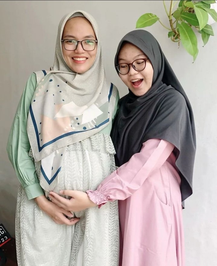 bissmillah 

#need #BLOOD #urgent !!! 
butuh tranfusi #DARAH hari ini untuk operasi #lahiran #bayi #kembar, karena harus di paksa keluar bayinya agar tidak membahayakan #ibu yang #hb nya sangat rendah 
atas nama: GAYATRI PARADETA 
RS SARI ASIH CILEDUG

#NeedBlood #butuhDarah #RT