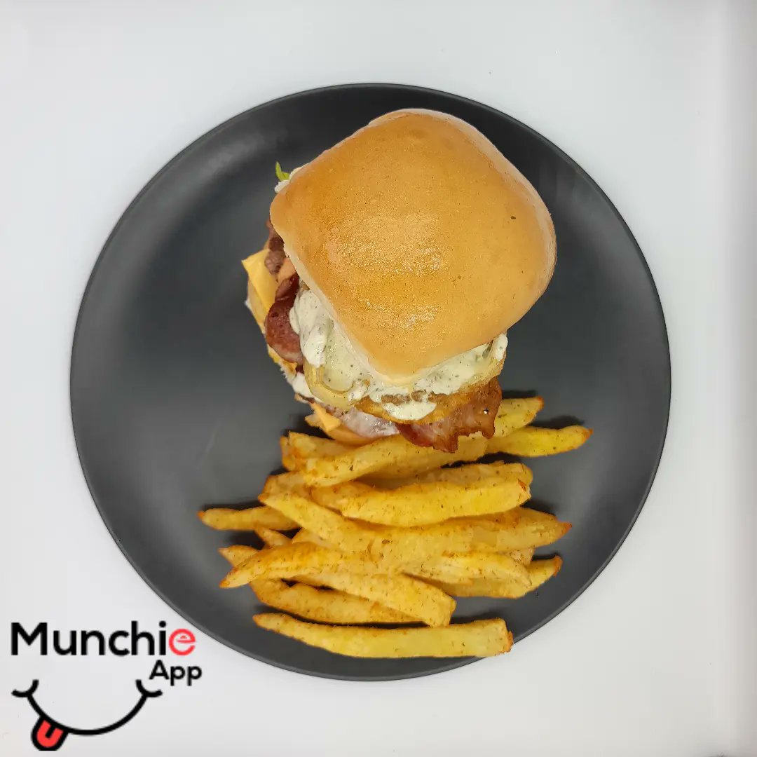 munchieapp's tweet photo. "I don’t know if you call a burger ‘recession food.’ It’s comfort food.” – Michael Mina
Take a break from your busy life and order a bite of comfort😋🥤🍟🍔
https://t.co/ljTcHm107R 😋@saw_cy https://t.co/UmciuQ7OYv