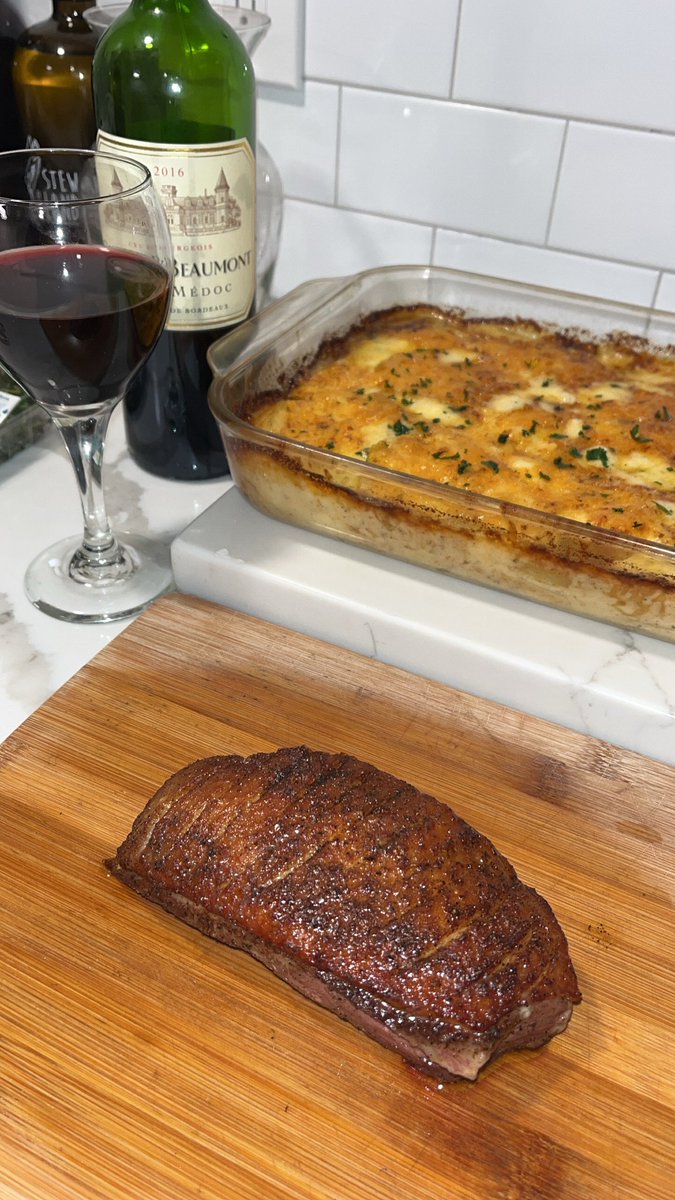 Red_AlKata's tweet photo. Went to France for dinner.
Duck breast, au gratin potatoes and a French red wine. #ChefRed https://t.co/PTDtFVr5M1