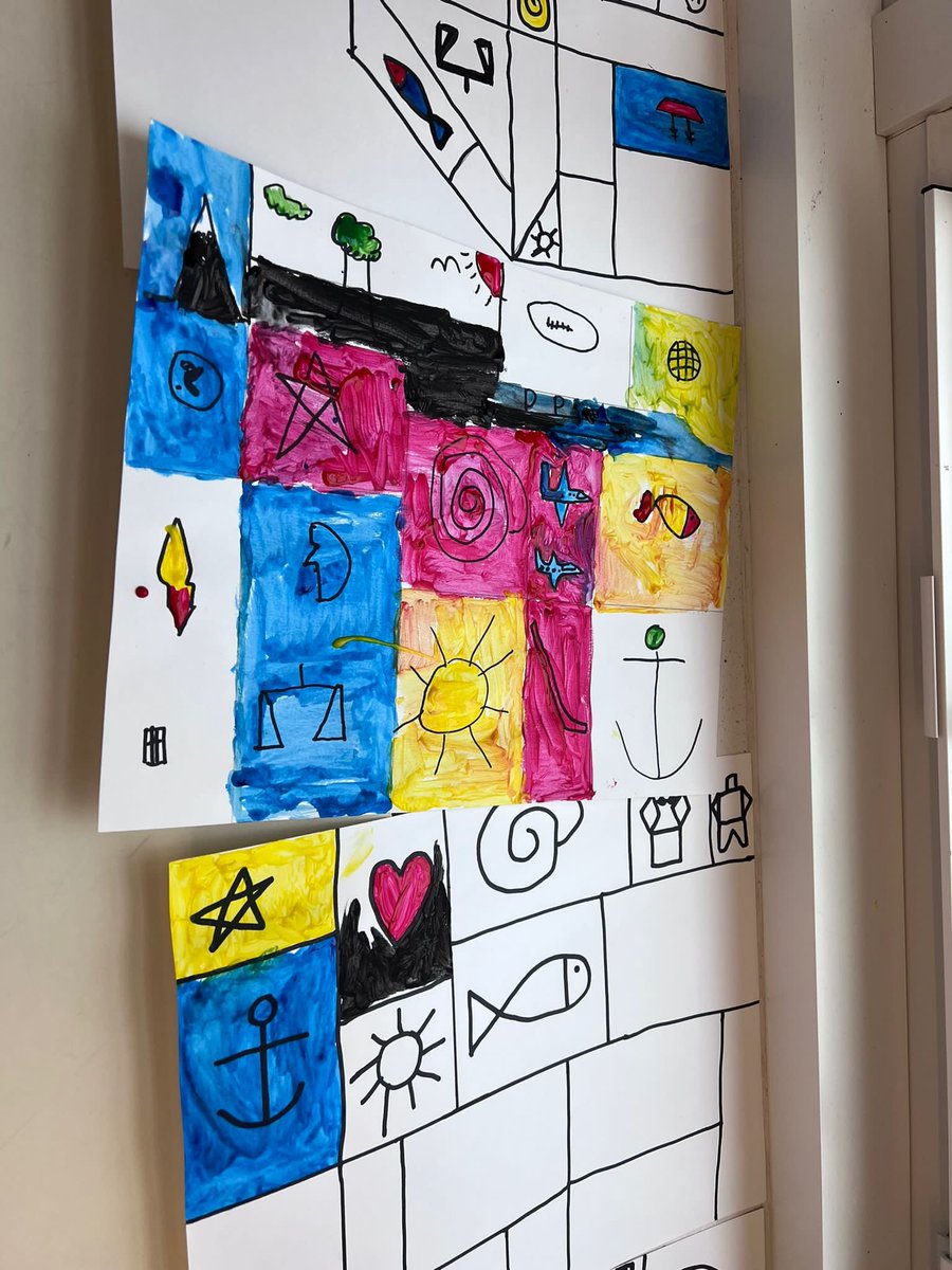 UruguayUS's tweet photo. .@UruguayinUSA visited today Oyster-Adams Bilingual #School for a workshop inspired by the #art of #JoaquínTorresGarcía!
#EmbassyAdoptionProgram
#DCPublicSchools
#WashingtonPerformingArts https://t.co/JXNMM8rxzS