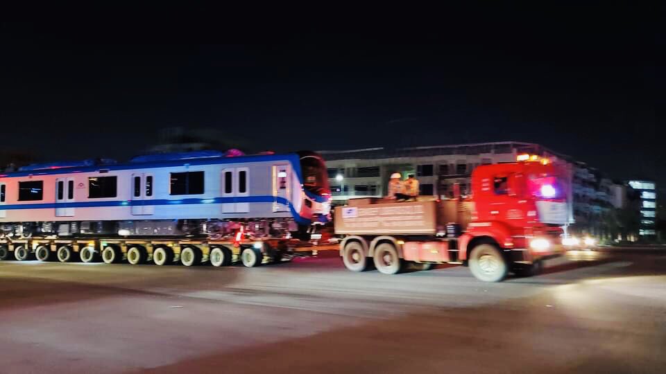 SaigonInfras's tweet photo. [HCMC Metro’s]
———
Transportation through the the night from the #Port to the #Depot #LongBinh.
Thank you #Gemadept! A diligently #partner, helping to #transport the #trains on #Land from the 1st to the very last of 17th
. . .
#Vietnam #Metro #Beauty #Culture vs #Gratefulness https://t.co/wTWtVyacDh