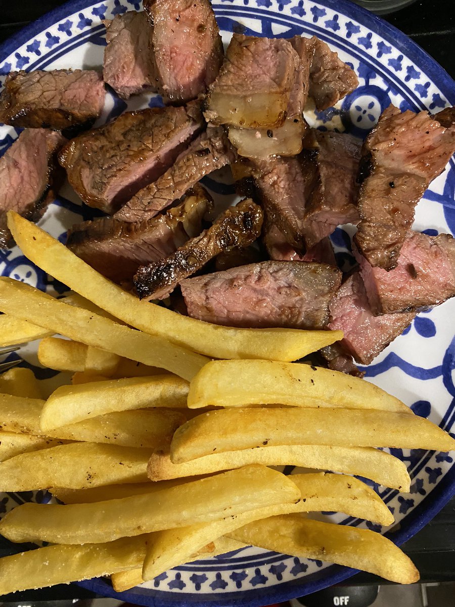 rebelhorn92's tweet photo. Perfect NY Strips. One for now and one for sammiches later in the week! #maxapproved #cooking4mydogandme https://t.co/WtcKHyO3Px