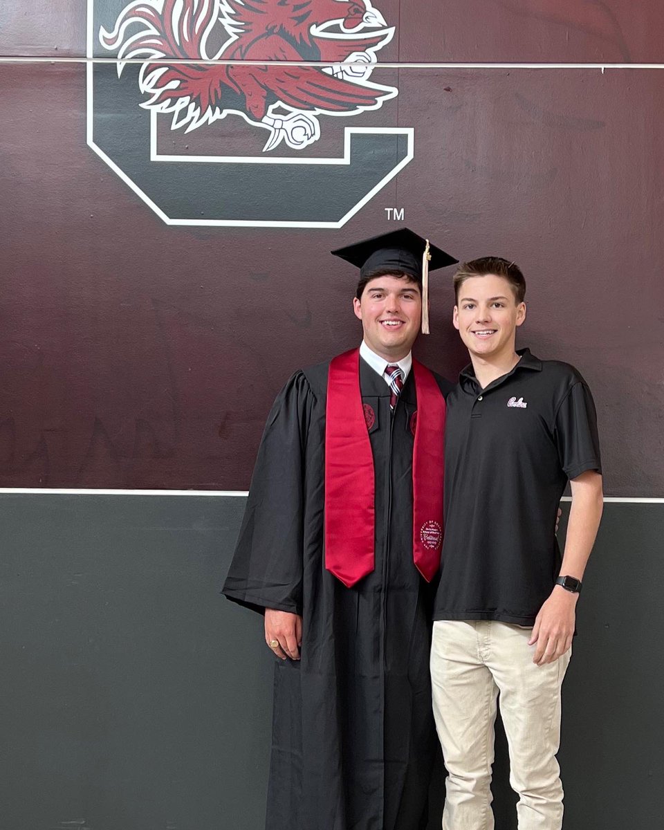 brietzt's tweet photo. And just like.... I blinked and 4 years have passed....priceless moments, forever memories and friendships that will last a lifetime...Forever To Thee…@UofSC Class of 2022👨‍🎓🐔❤️🖤 https://t.co/Lsa54QW9QE