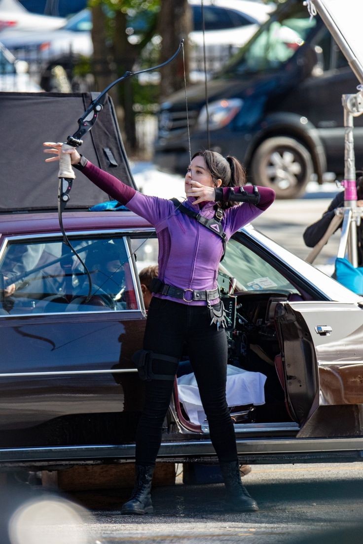 liveinfantasywo's tweet photo. hailee steinfeld on the set of hawkeye https://t.co/xbHJ4yFG4f
